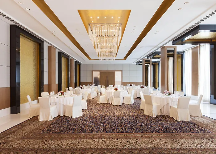 The Oberoi New Delhi Hotel